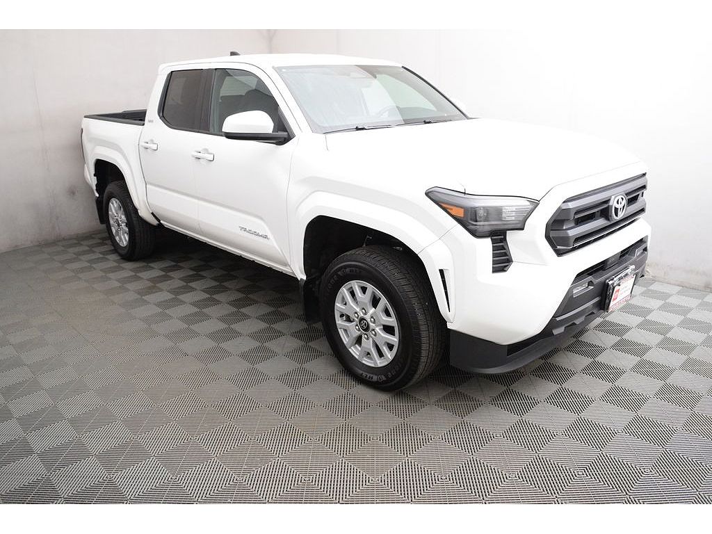 2025 Toyota Tacoma 4WD SR5