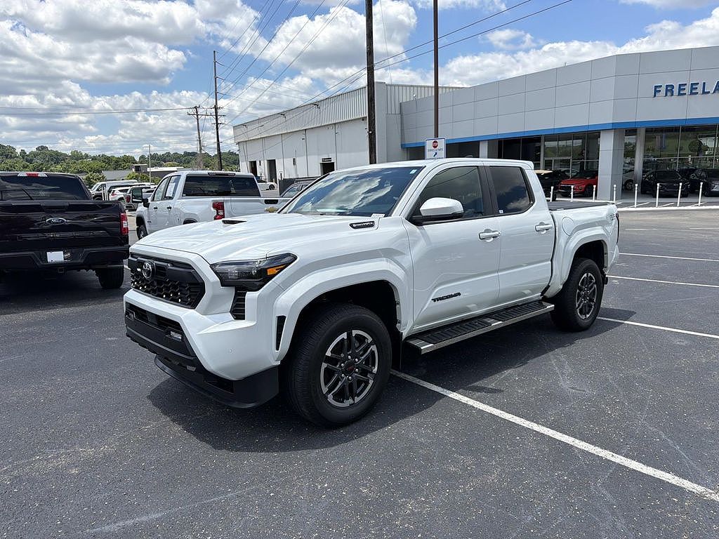 2024 Toyota Tacoma 4WD TRD Sport Hybrid