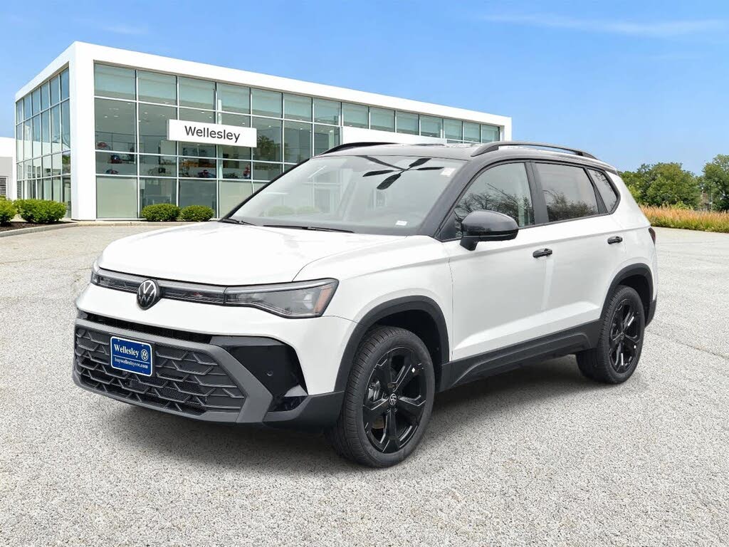 2026 Volkswagen Taos SE Black