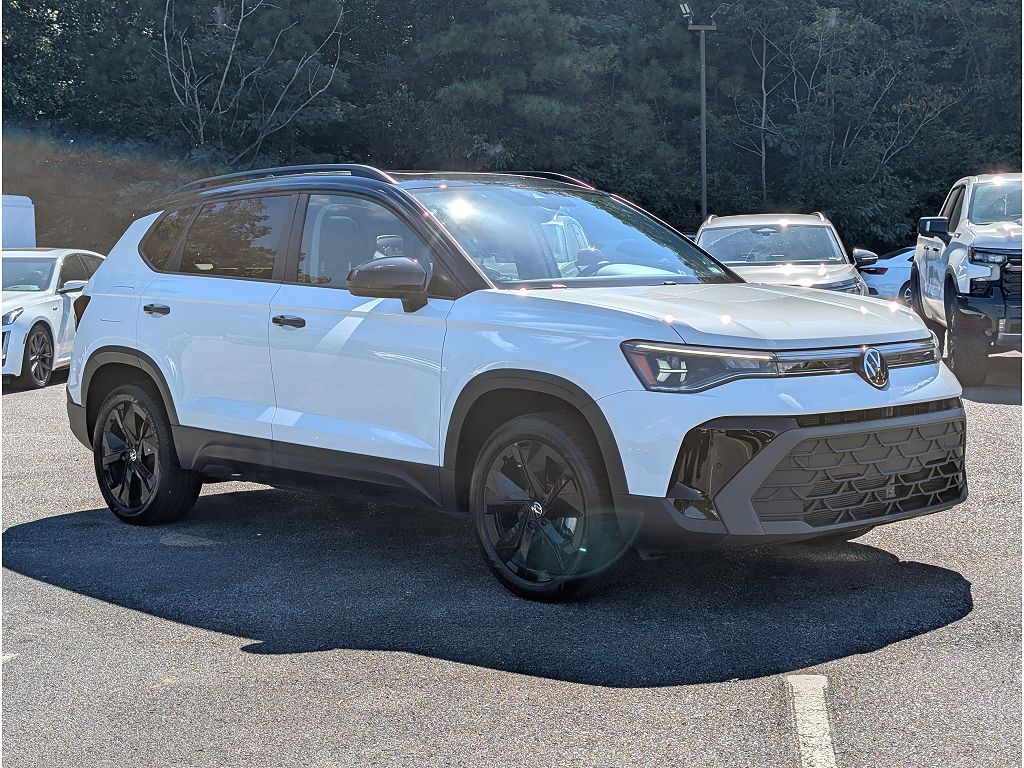 2025 Volkswagen Taos SE Black