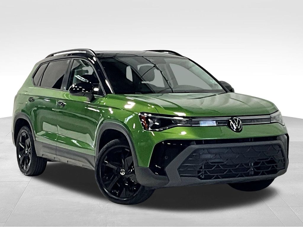 2025 Volkswagen Taos SE Black