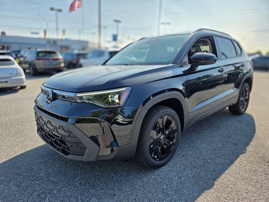 2026 Volkswagen Taos SE Black
