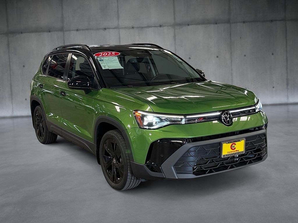 2025 Volkswagen Taos SE Black