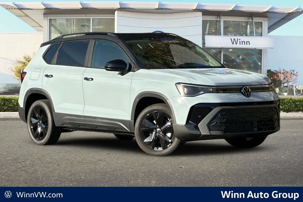 2026 Volkswagen Taos SE Black