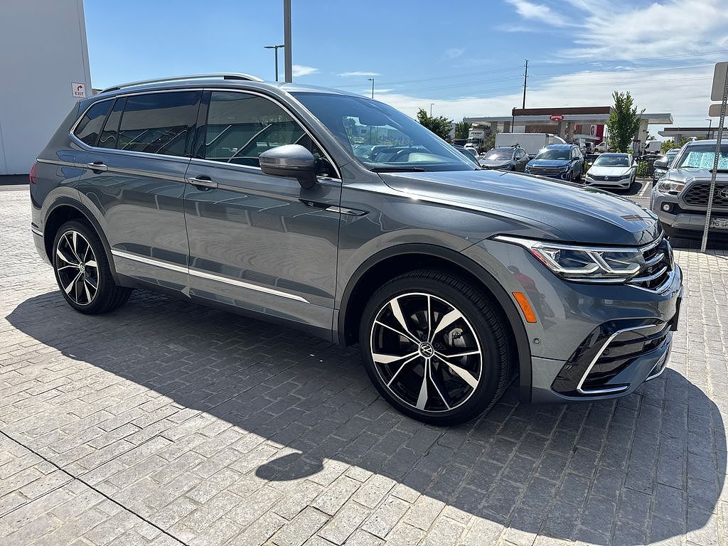 2023 Volkswagen Tiguan SEL R-Line