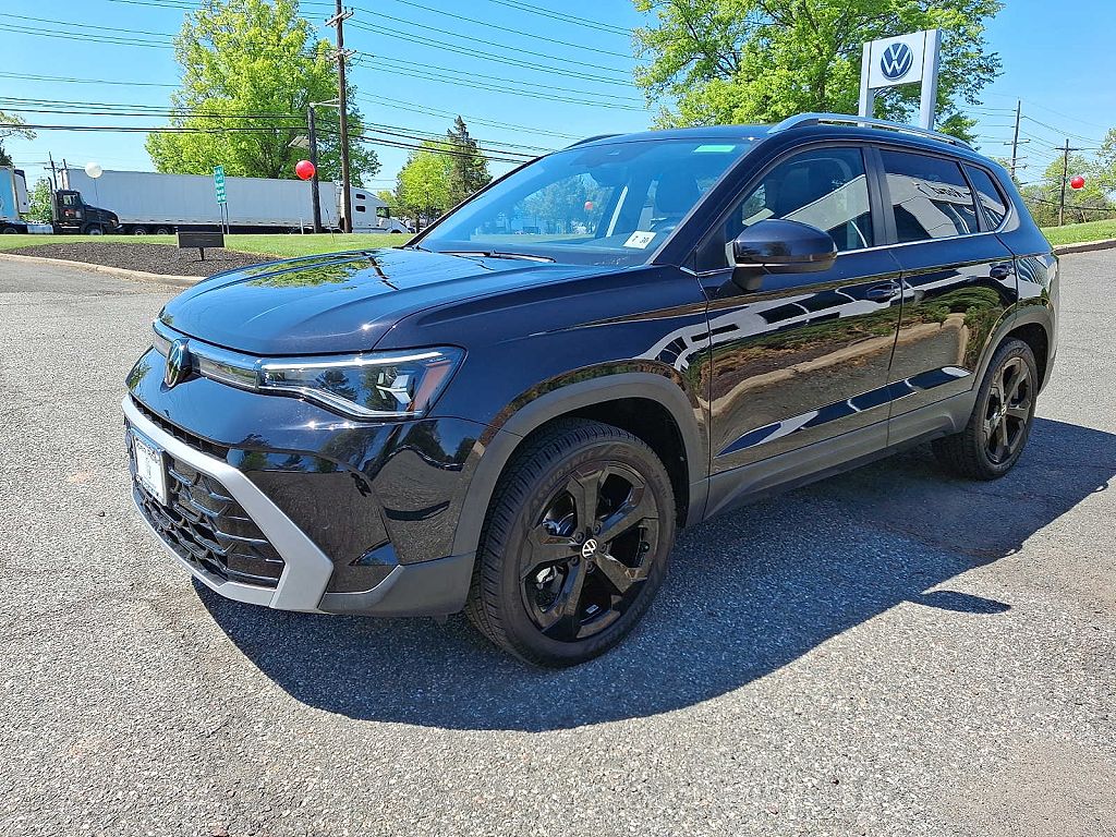 2025 Volkswagen Taos SEL