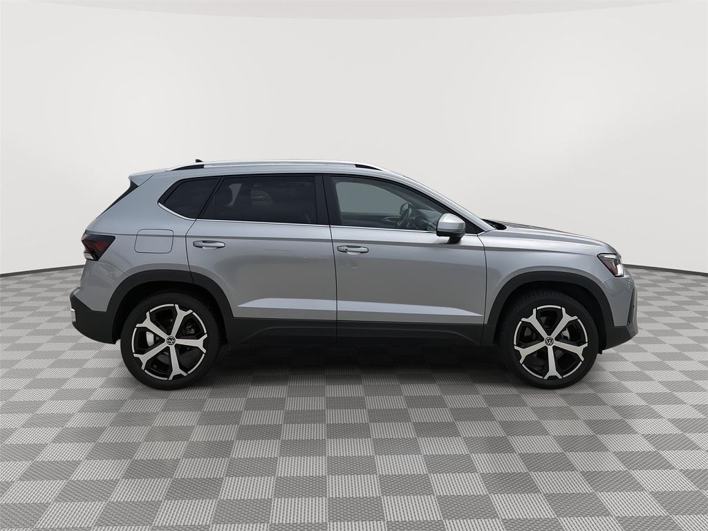 2025 Volkswagen Taos SEL