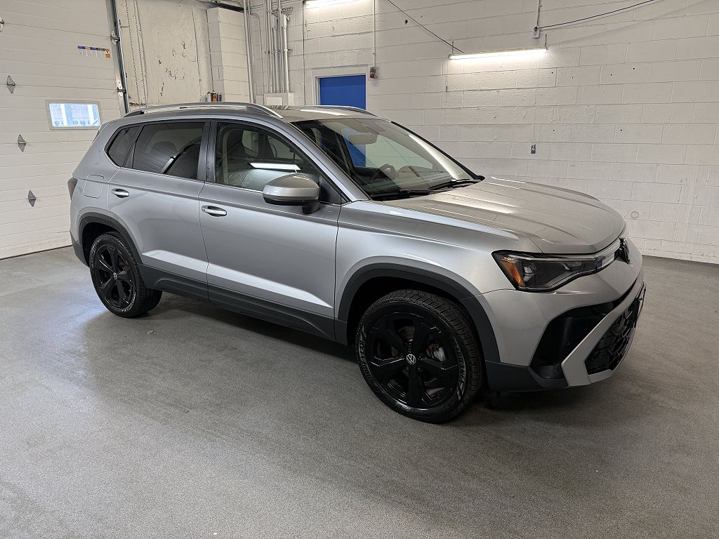 2025 Volkswagen Taos SEL