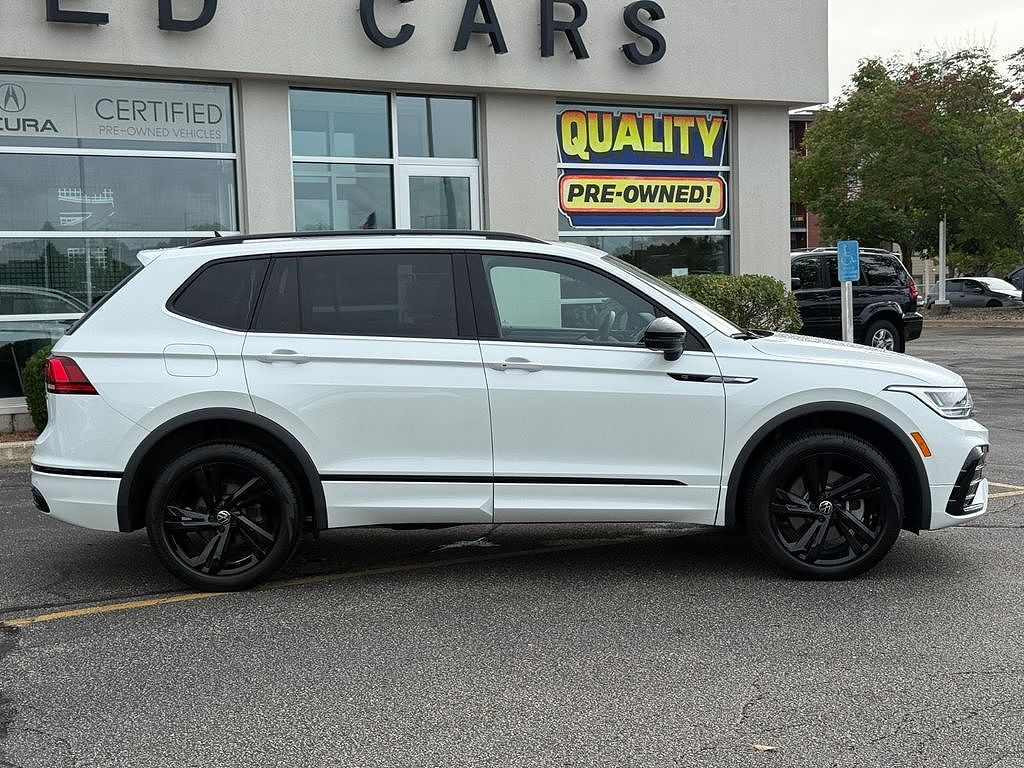 2024 Volkswagen Tiguan SE R-Line Black