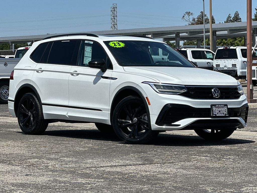 2023 Volkswagen Tiguan SE R-Line Black