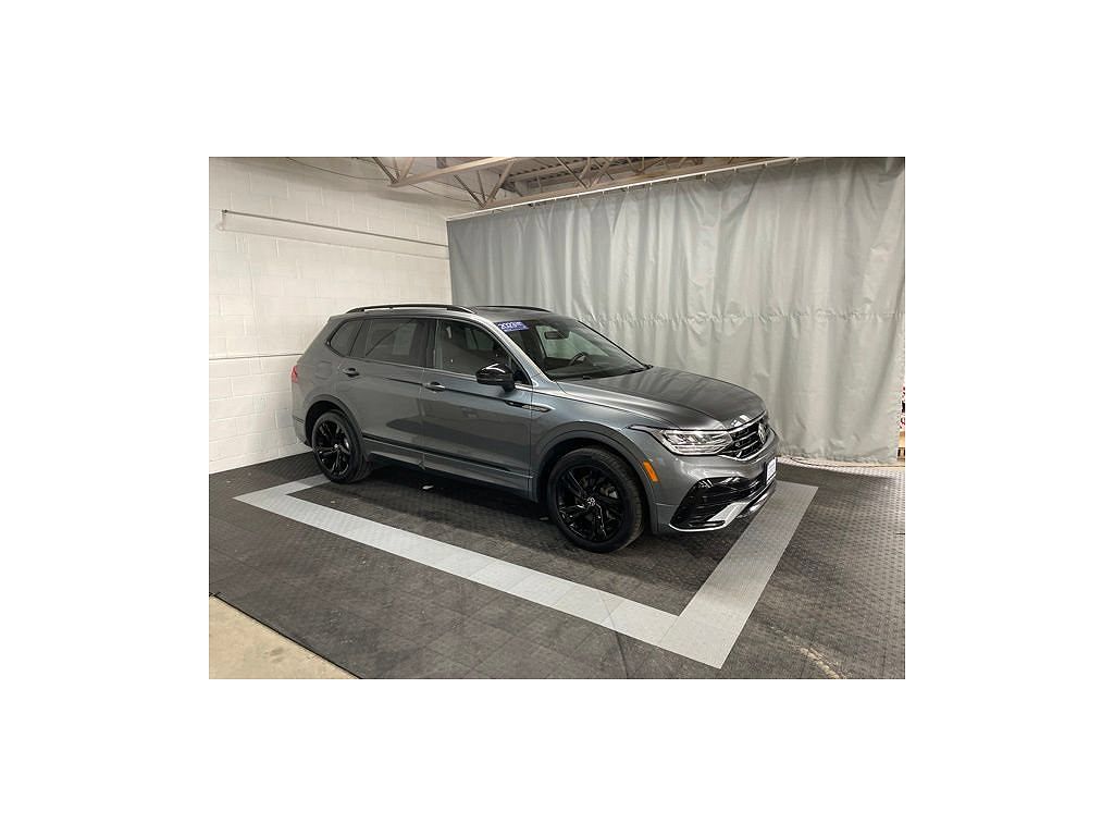 2023 Volkswagen Tiguan SE R-Line Black