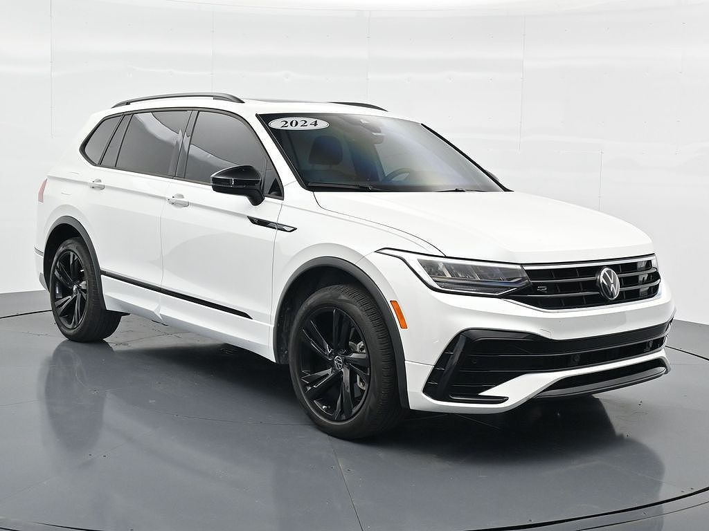 2024 Volkswagen Tiguan SE R-Line Black