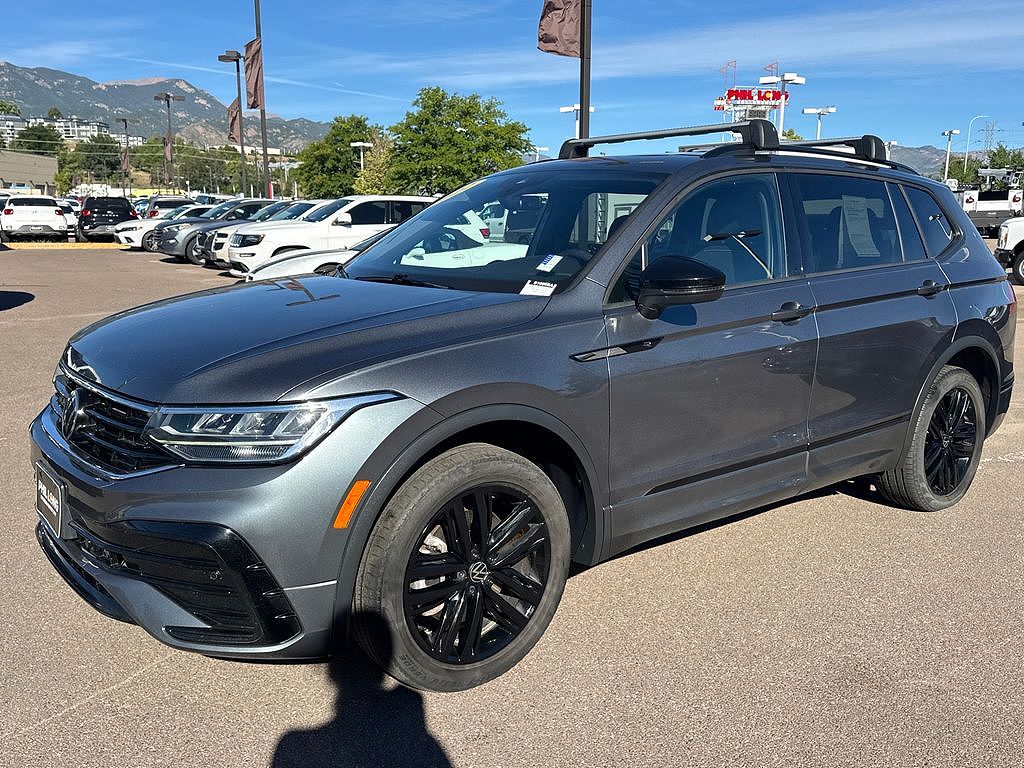 2022 Volkswagen Tiguan SE R-Line Black