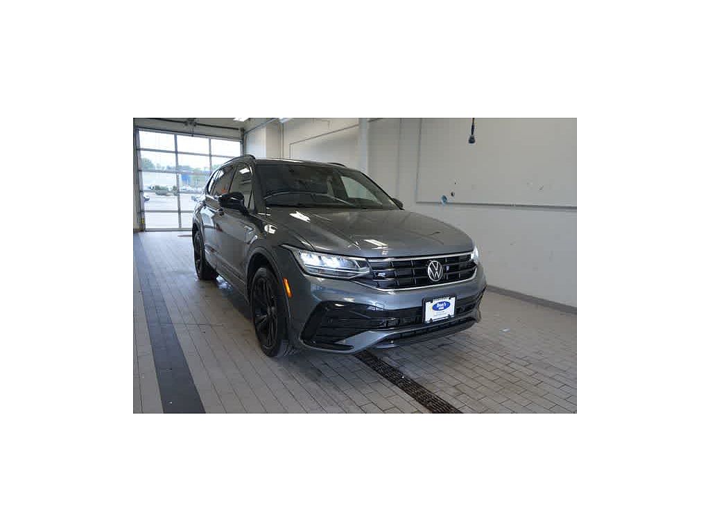 2024 Volkswagen Tiguan 2.0T SE R-Line Black