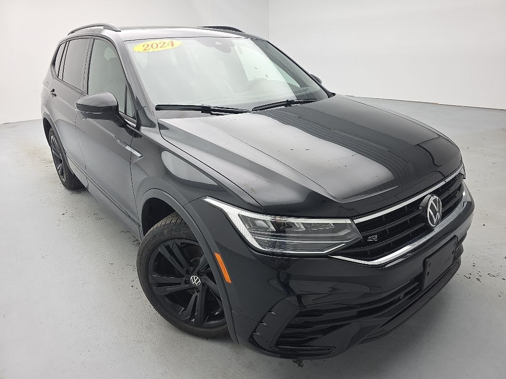 2024 Volkswagen Tiguan SE R-Line Black