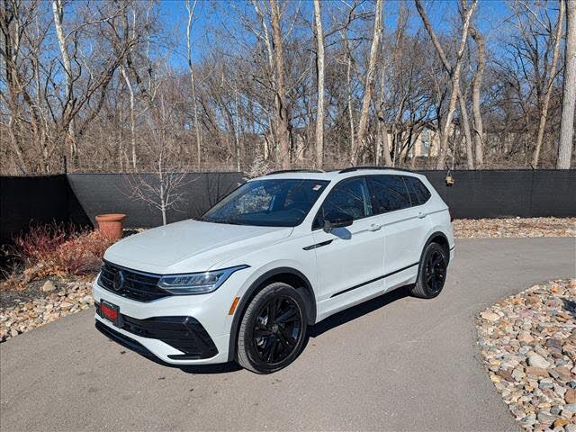 2023 Volkswagen Tiguan SE R-Line Black