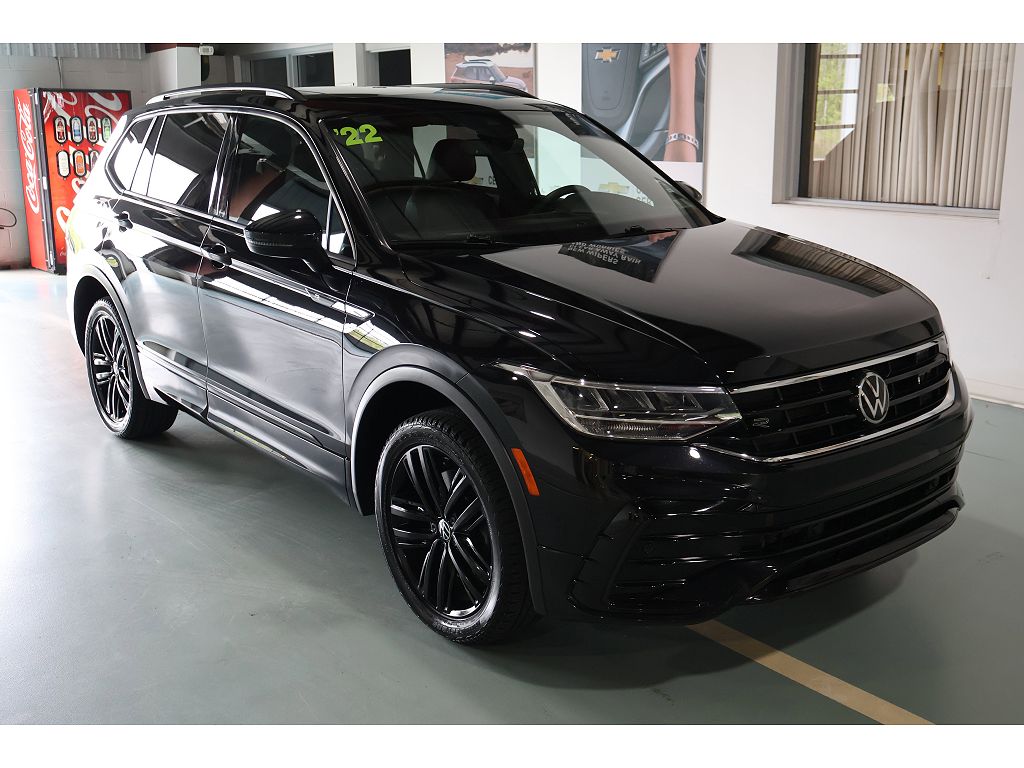 2022 Volkswagen Tiguan SE R-Line Black