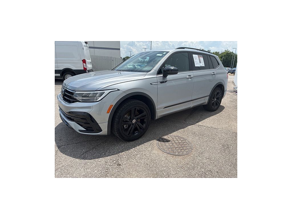 2024 Volkswagen Tiguan SE R-Line Black
