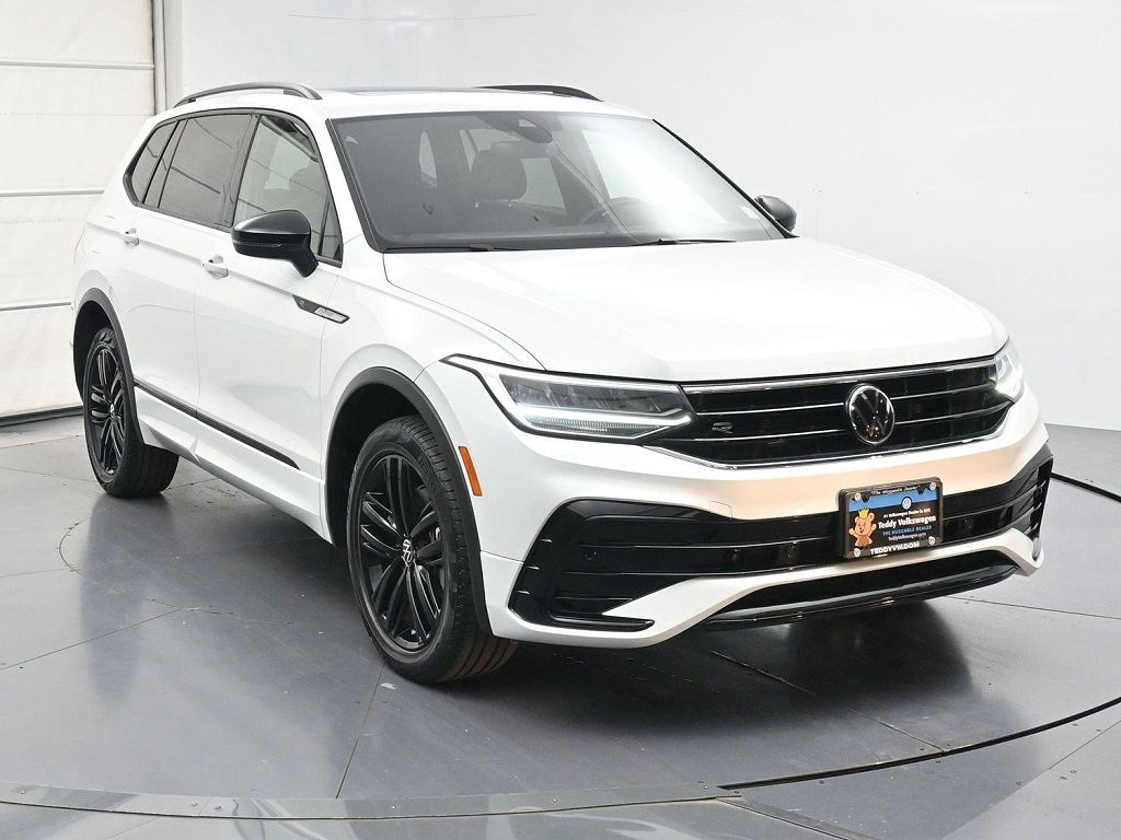 2022 Volkswagen Tiguan SE R-Line Black