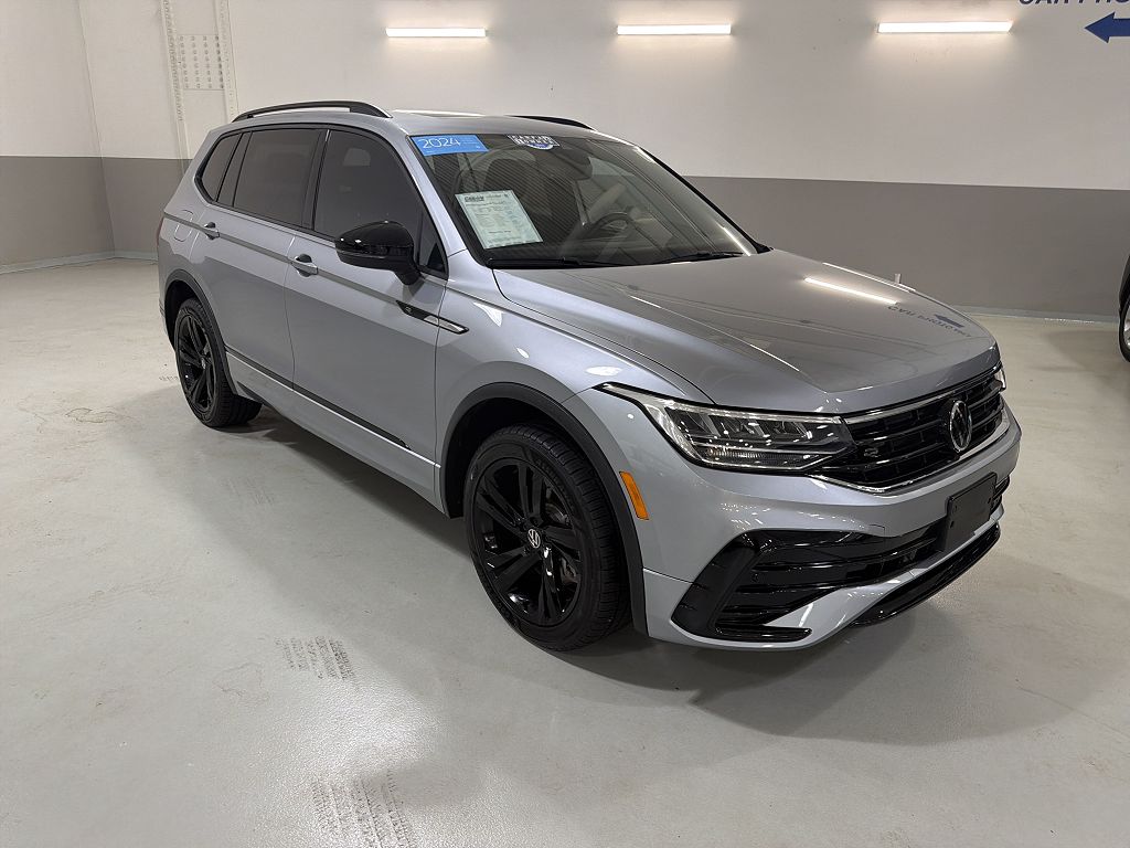 2024 Volkswagen Tiguan SE R-Line Black