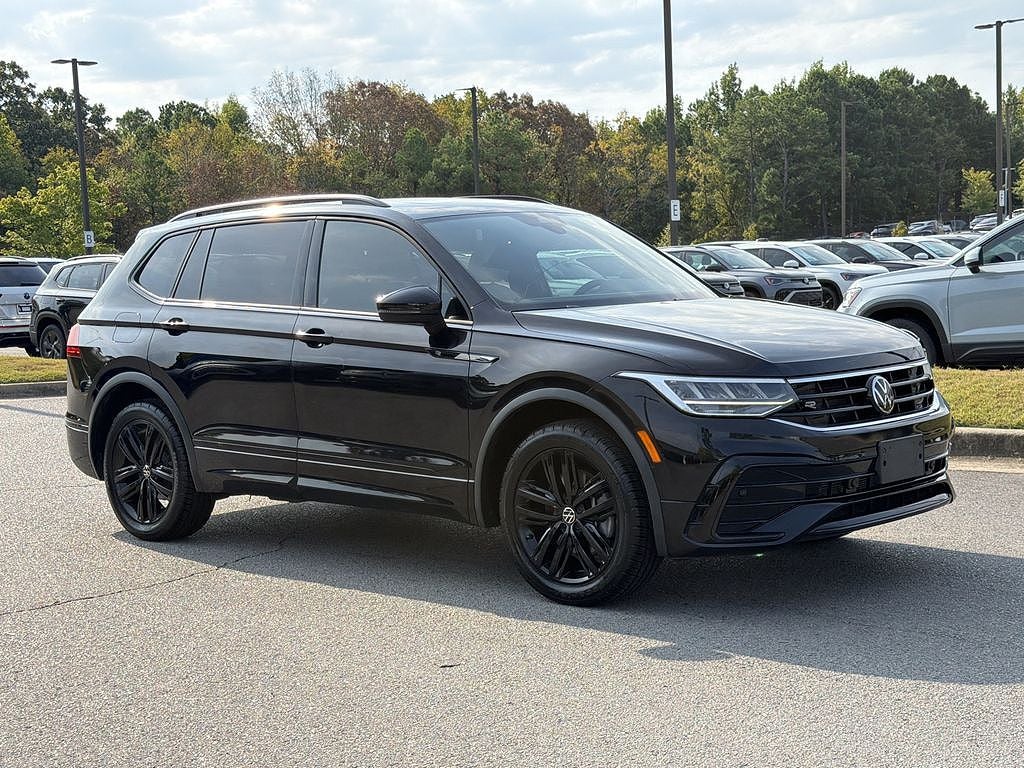 2022 Volkswagen Tiguan SE R-Line Black