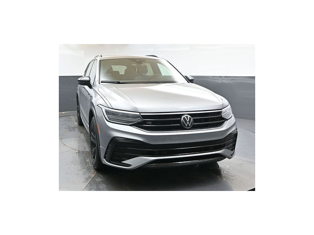 2024 Volkswagen Tiguan 2.0T SE R-Line Black