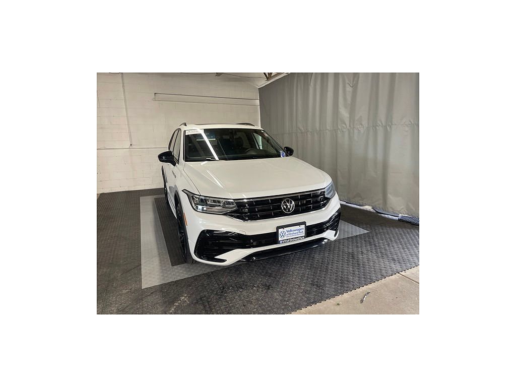 2024 Volkswagen Tiguan SE R-Line Black