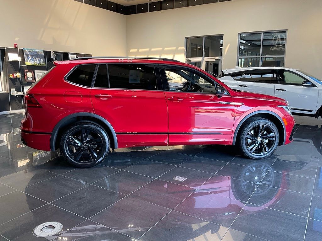 2024 Volkswagen Tiguan SE R-Line Black