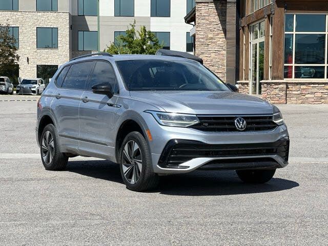 2023 Volkswagen Tiguan SE R-Line Black