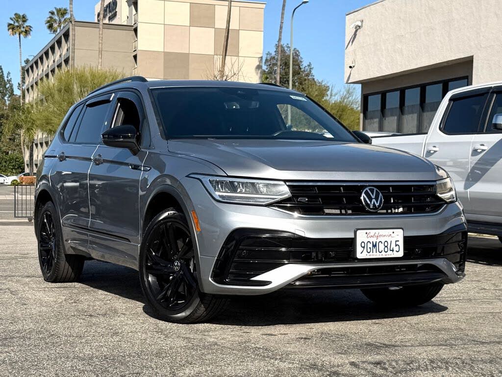 2023 Volkswagen Tiguan SE R-Line Black