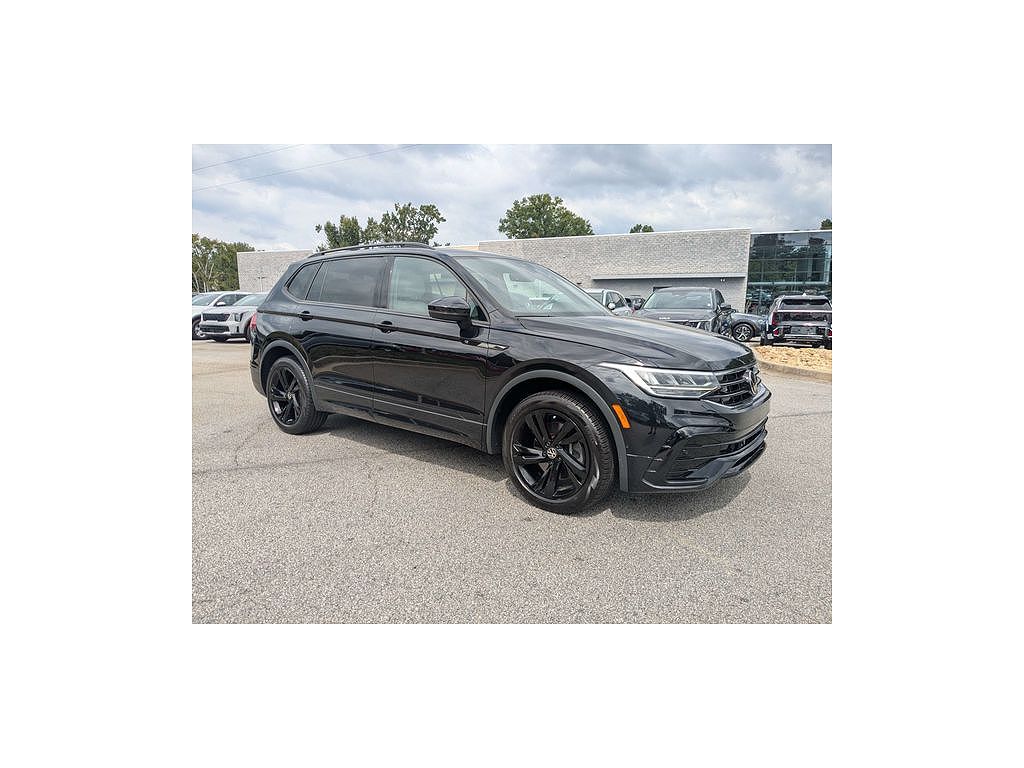 2023 Volkswagen Tiguan SE R-Line Black