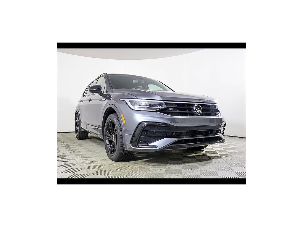 2024 Volkswagen Tiguan SE R-Line Black