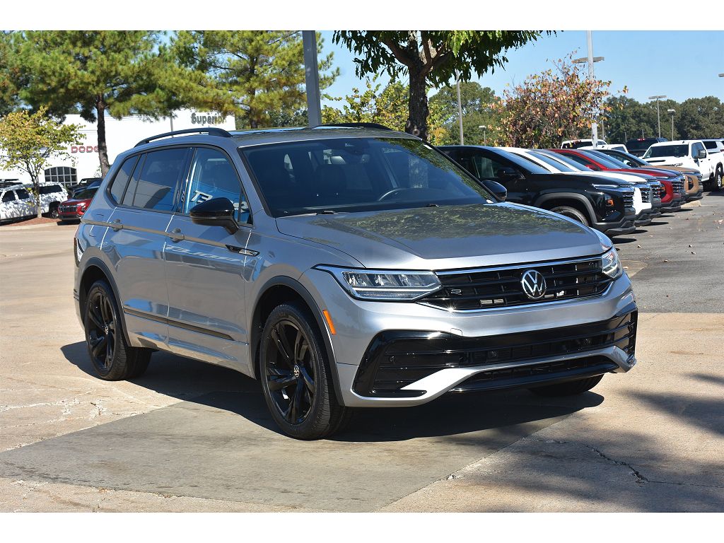 2023 Volkswagen Tiguan SE R-Line Black