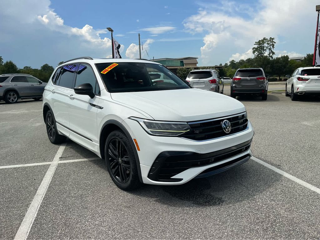 2022 Volkswagen Tiguan SE R-Line Black