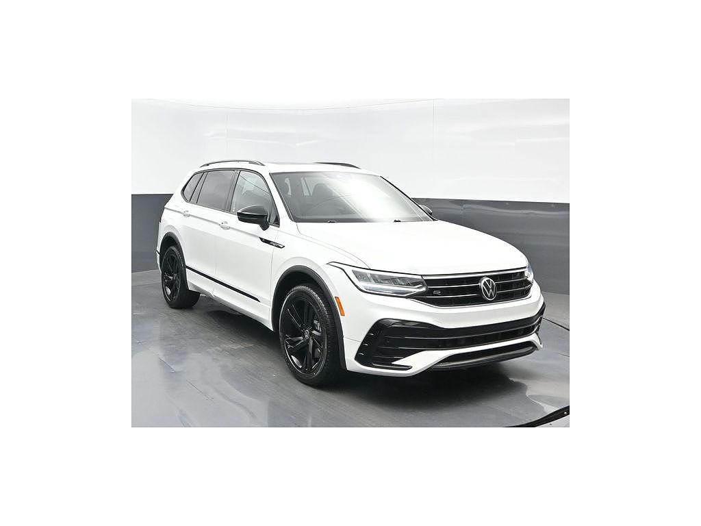2023 Volkswagen Tiguan SE R-Line Black
