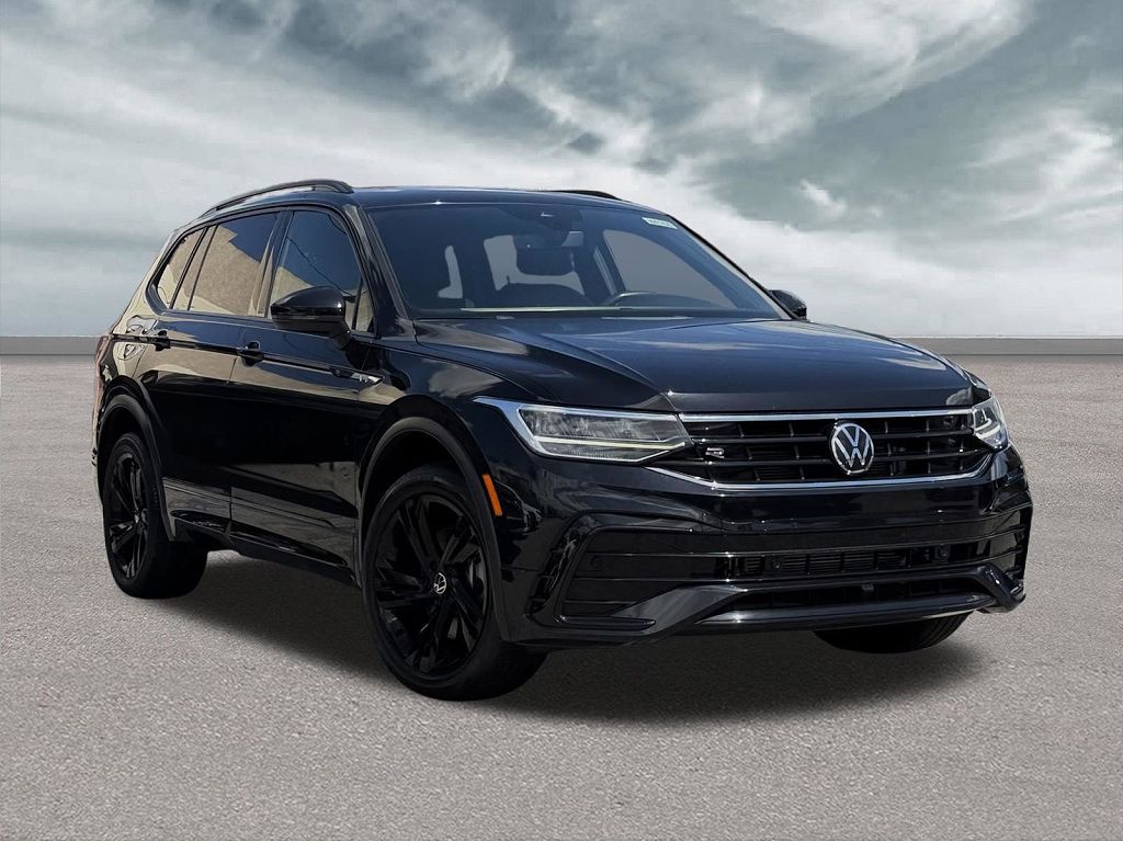 2023 Volkswagen Tiguan SE R-Line Black