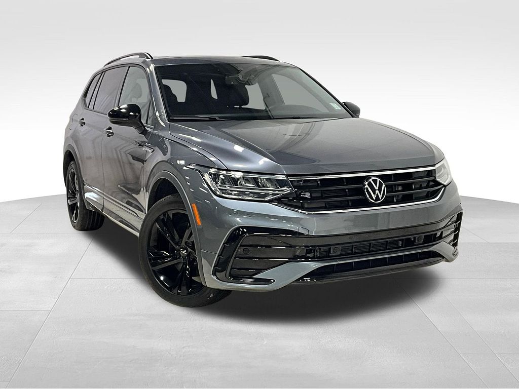 2024 Volkswagen Tiguan SE R-Line Black