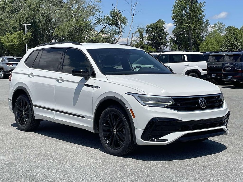 2022 Volkswagen Tiguan SE R-Line Black