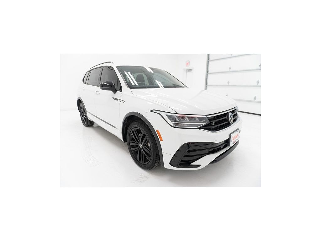 2022 Volkswagen Tiguan SE R-Line Black