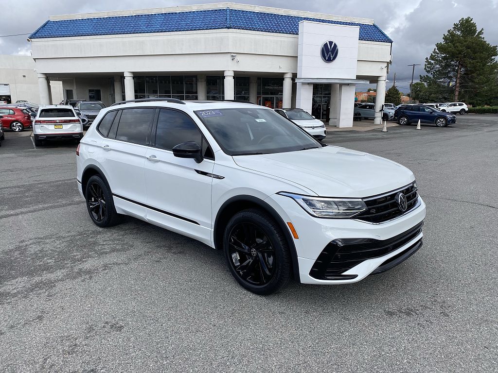 2023 Volkswagen Tiguan SE R-Line Black
