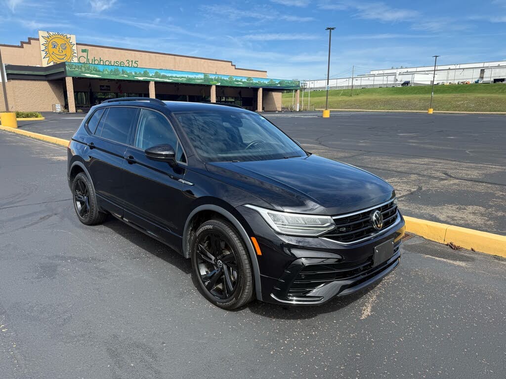 2023 Volkswagen Tiguan SE R-Line Black