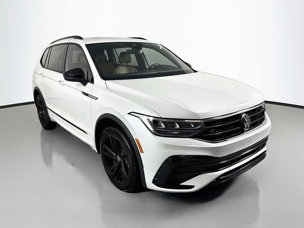 2023 Volkswagen Tiguan SE R-Line Black