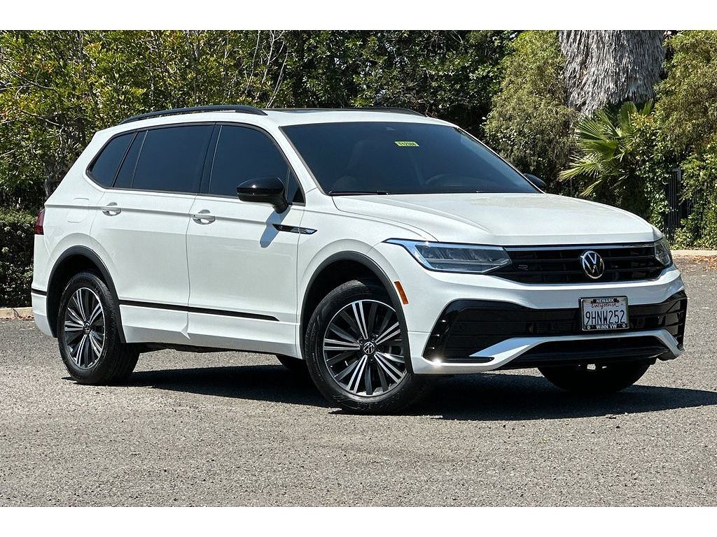 2023 Volkswagen Tiguan SE R-Line Black