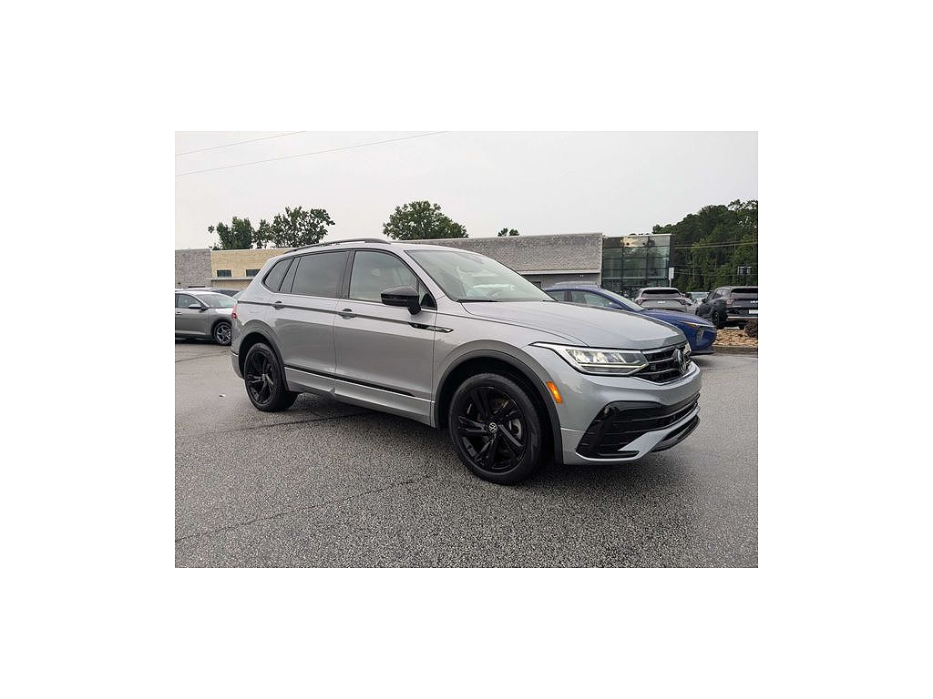 2023 Volkswagen Tiguan SE R-Line Black