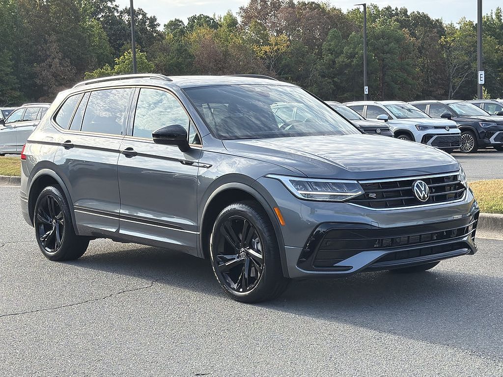 2023 Volkswagen Tiguan 2.0T SE R-Line Black