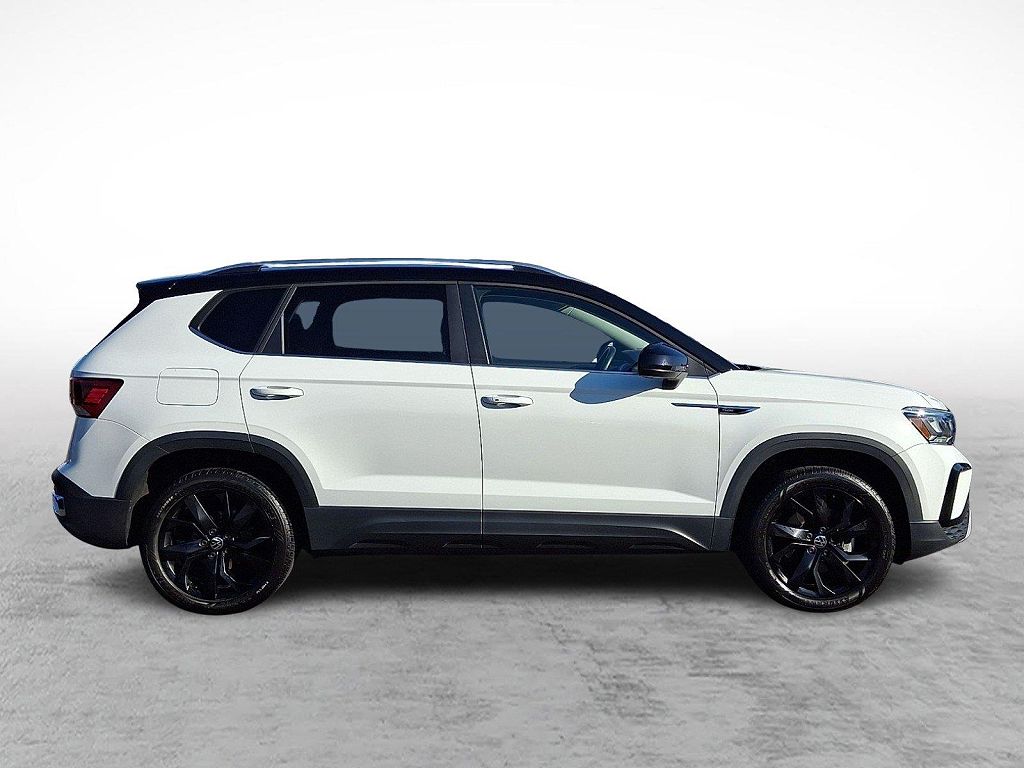 2024 Volkswagen Taos SE
