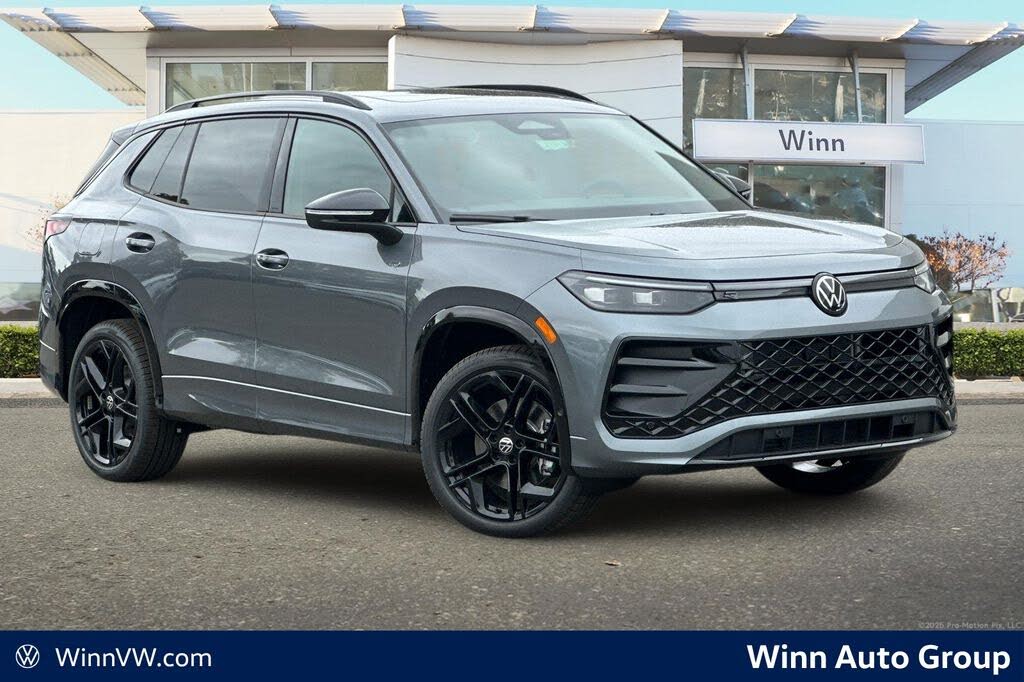 2026 Volkswagen Tiguan SE R-Line Black