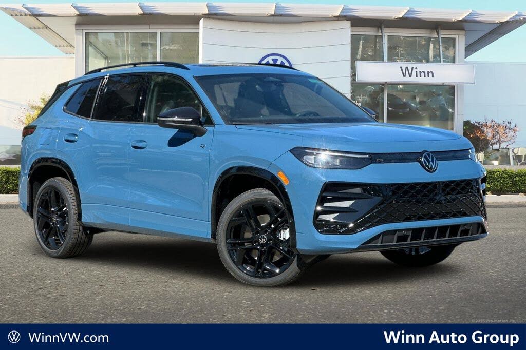 2025 Volkswagen Tiguan SE R-Line Black