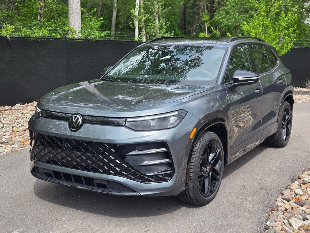 2026 Volkswagen Tiguan SE R-Line Black