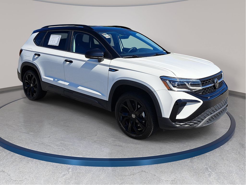 2024 Volkswagen Taos SE Black